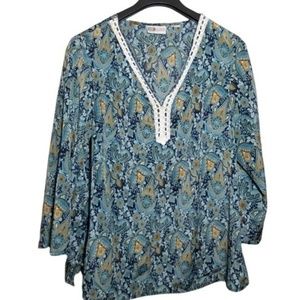 Faded Glory
Blue and Gold Tunic
Floral, paisley